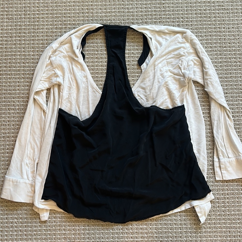 Open back blouse - Picture 3 of 3